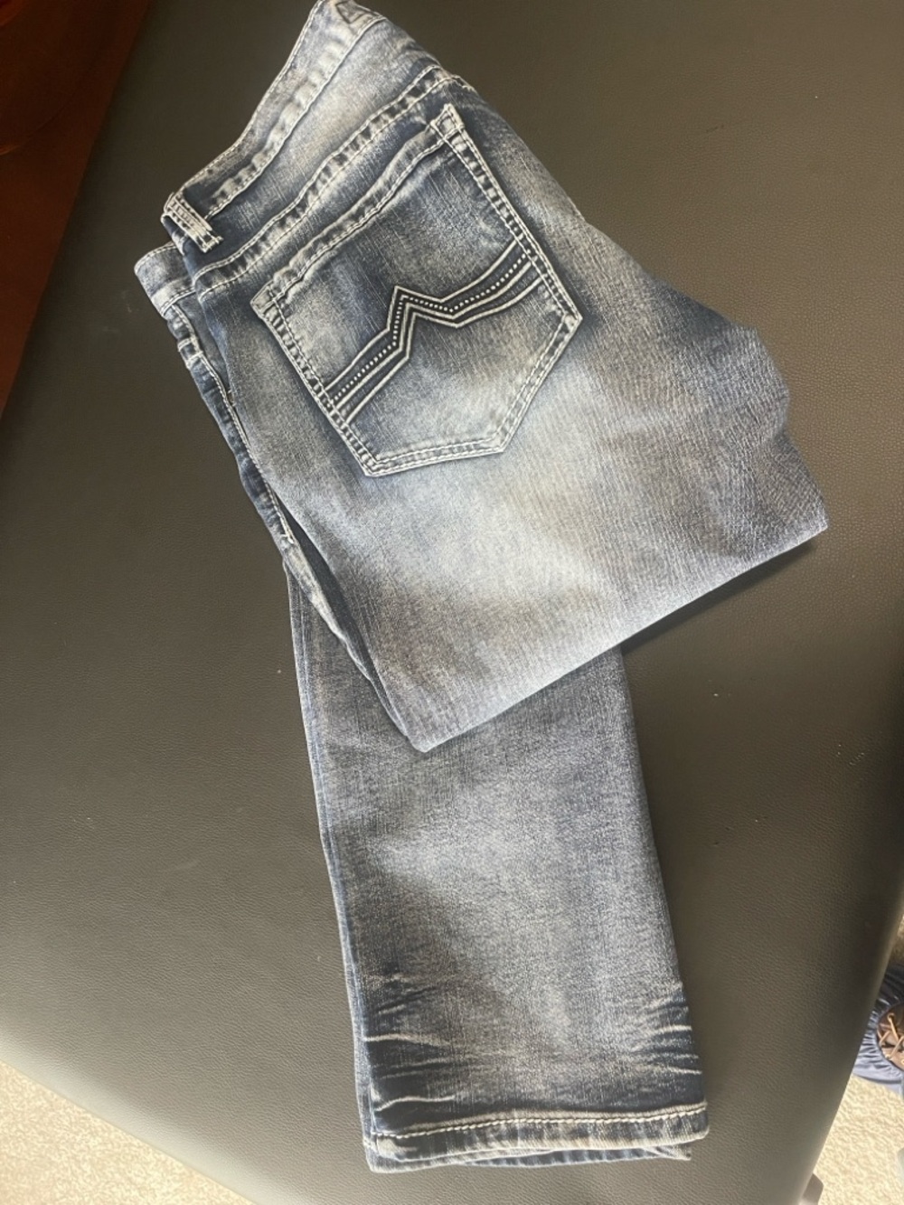 Men's Straight Fit Washed Blue Jeans with Subtle Pocket Stitch